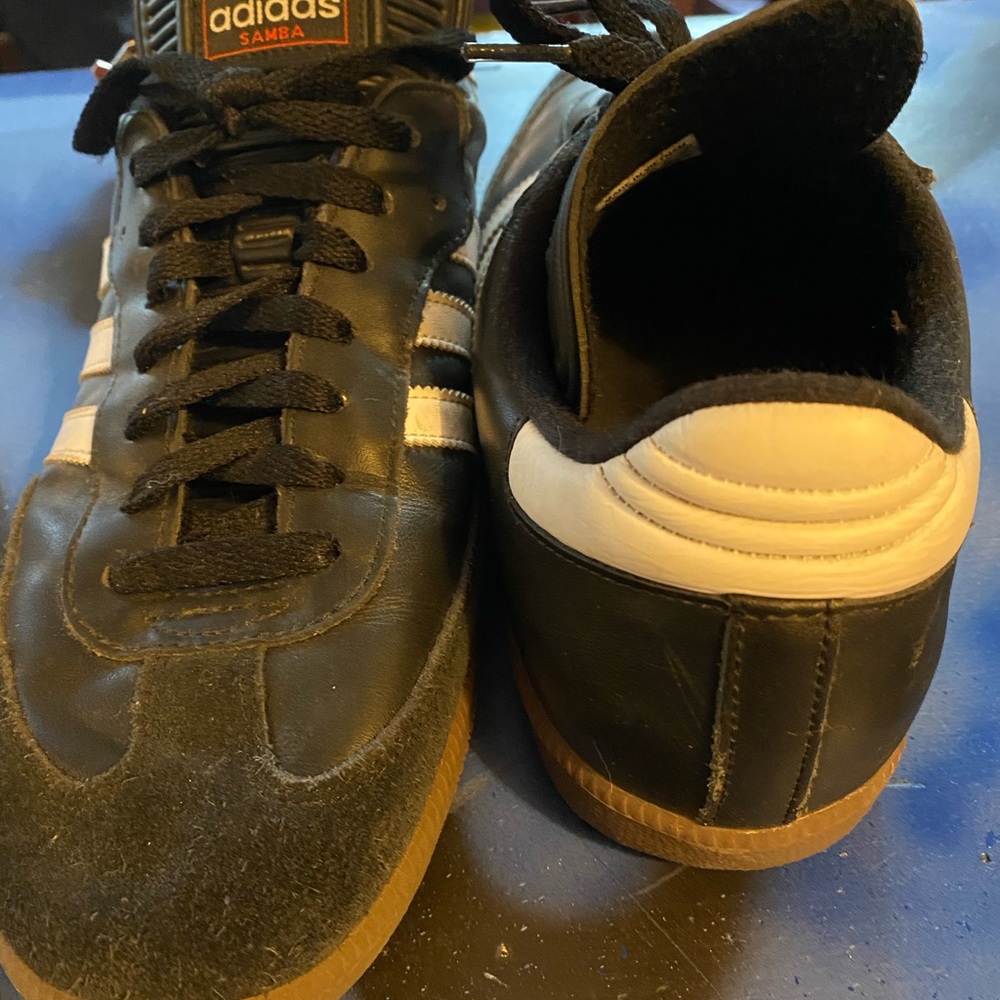 Adidas “Samba”